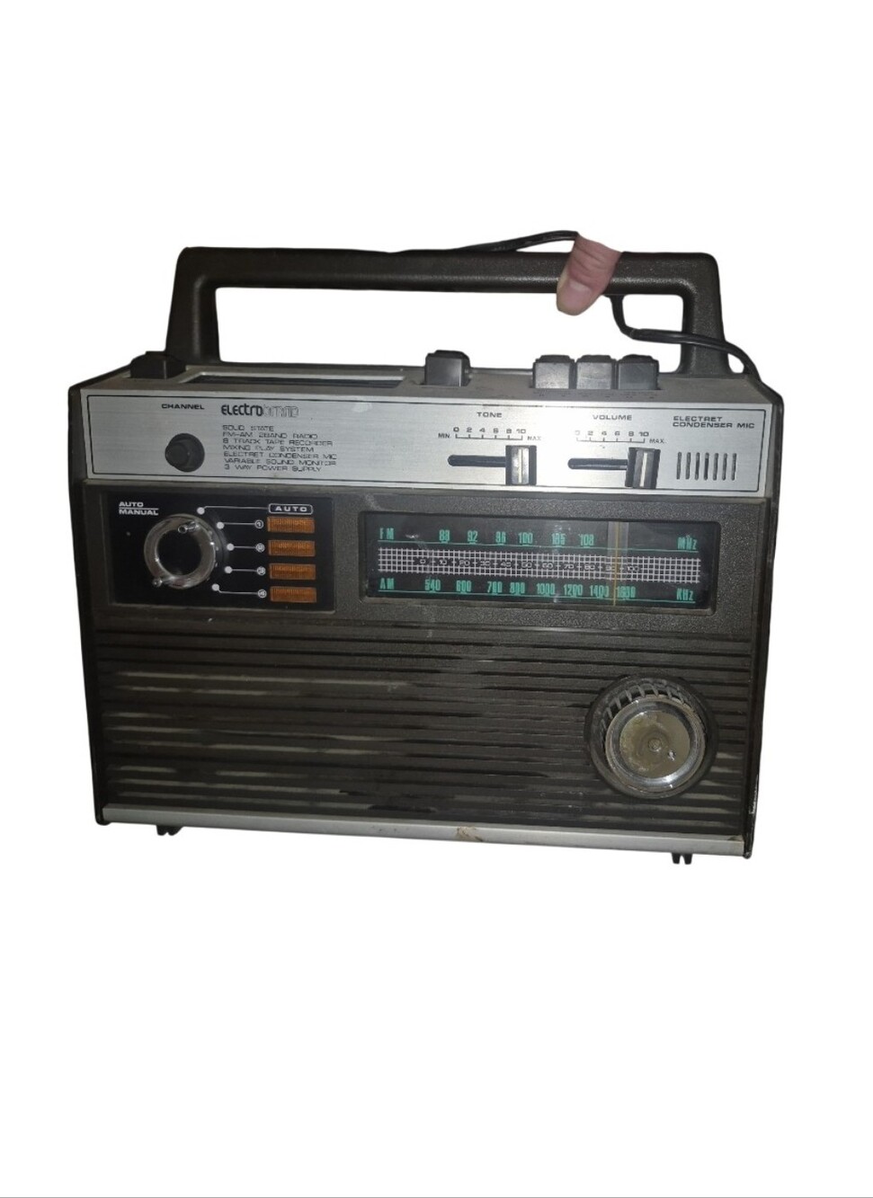 Vintage Portable AM/FM Radio in Black